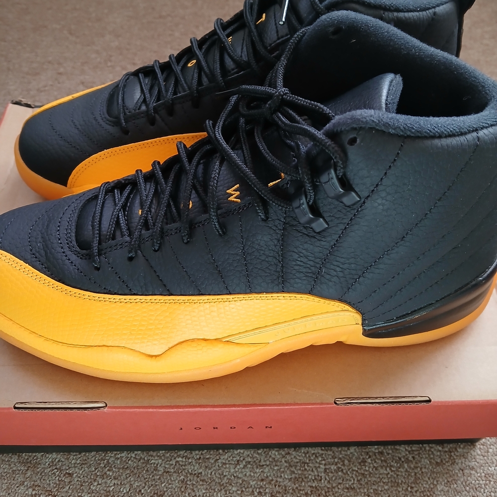 Size 10 Air Jordan 12 Retro University Gold - Picture 4 of 10